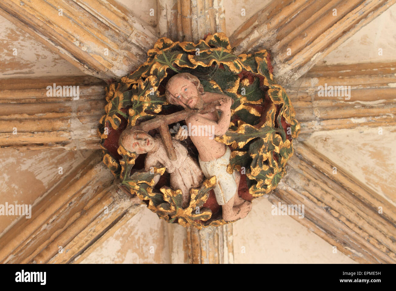 Misericord,faccia decorativa sul soffitto alto, Norwich Cathedral,Norfolk, Regno Unito Foto Stock