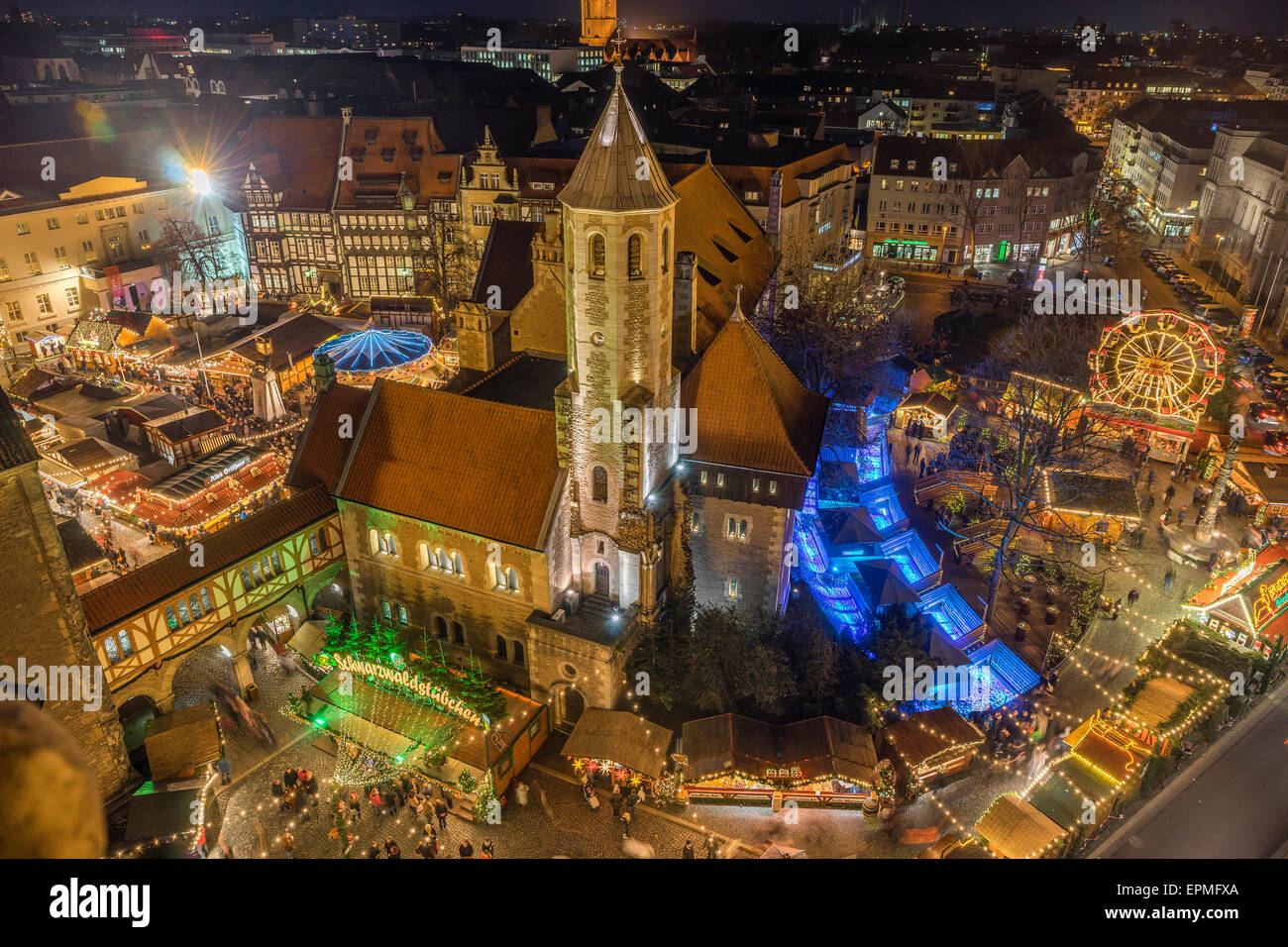 Germania, Bassa Sassonia, Braunschweig, mercatino di Natale di sera Foto Stock