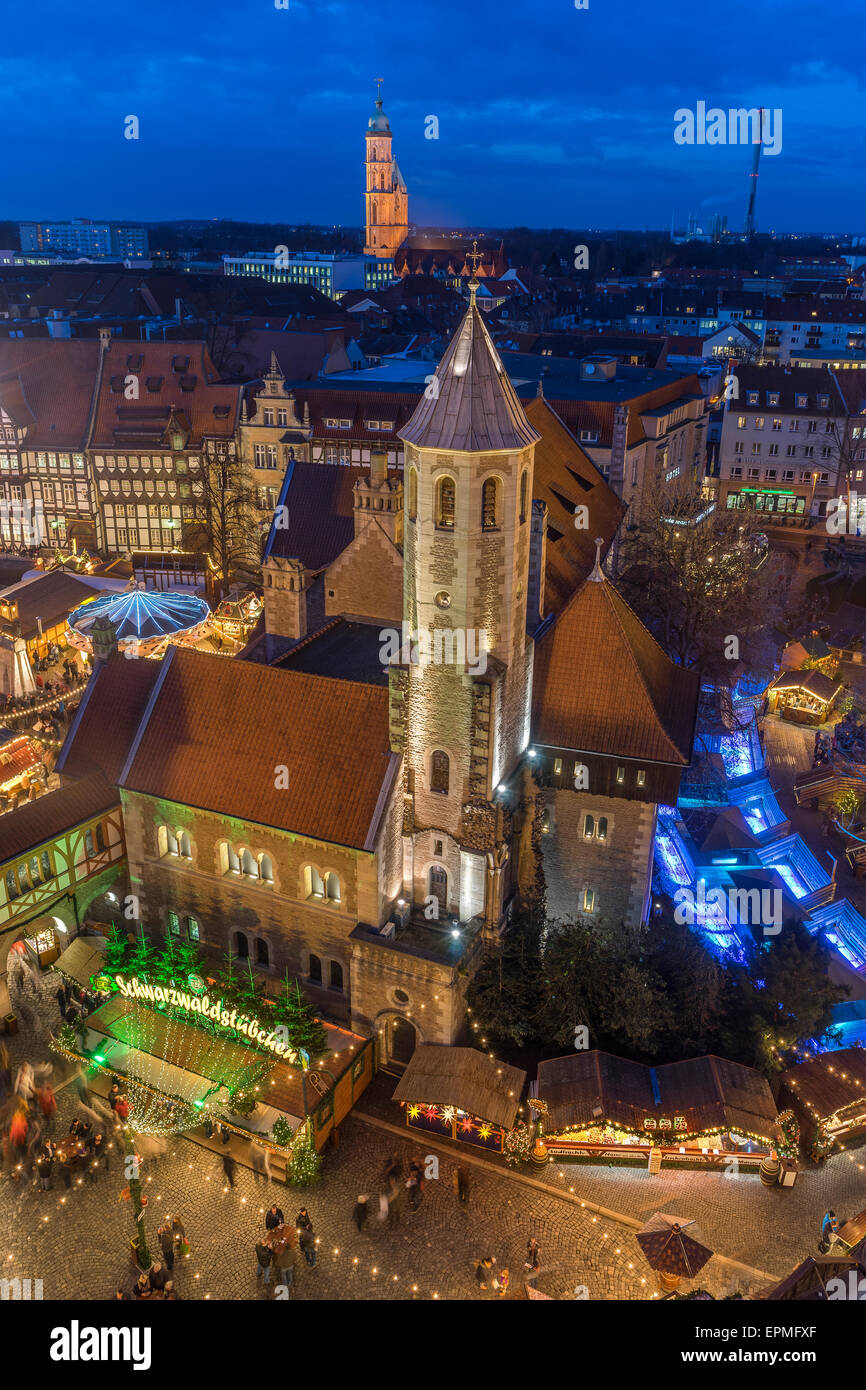Germania, Bassa Sassonia, Braunschweig, mercatino di Natale di sera Foto Stock