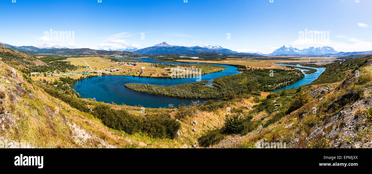 America del Sud Cile Regione XII regione de Magallanes y de la Antartica Chilena vista di Rio Paine Parco Nazionale Torres del Paine Foto Stock