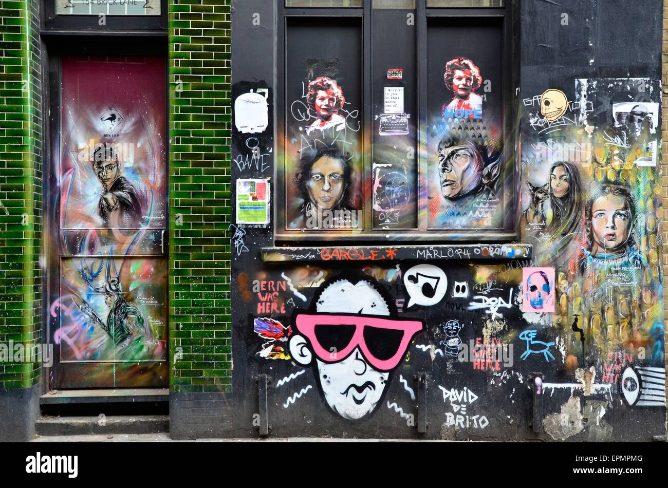 Arte di strada su Buxton Street, Off Brick Lane, Shoreditch, London, England, Regno Unito Foto Stock