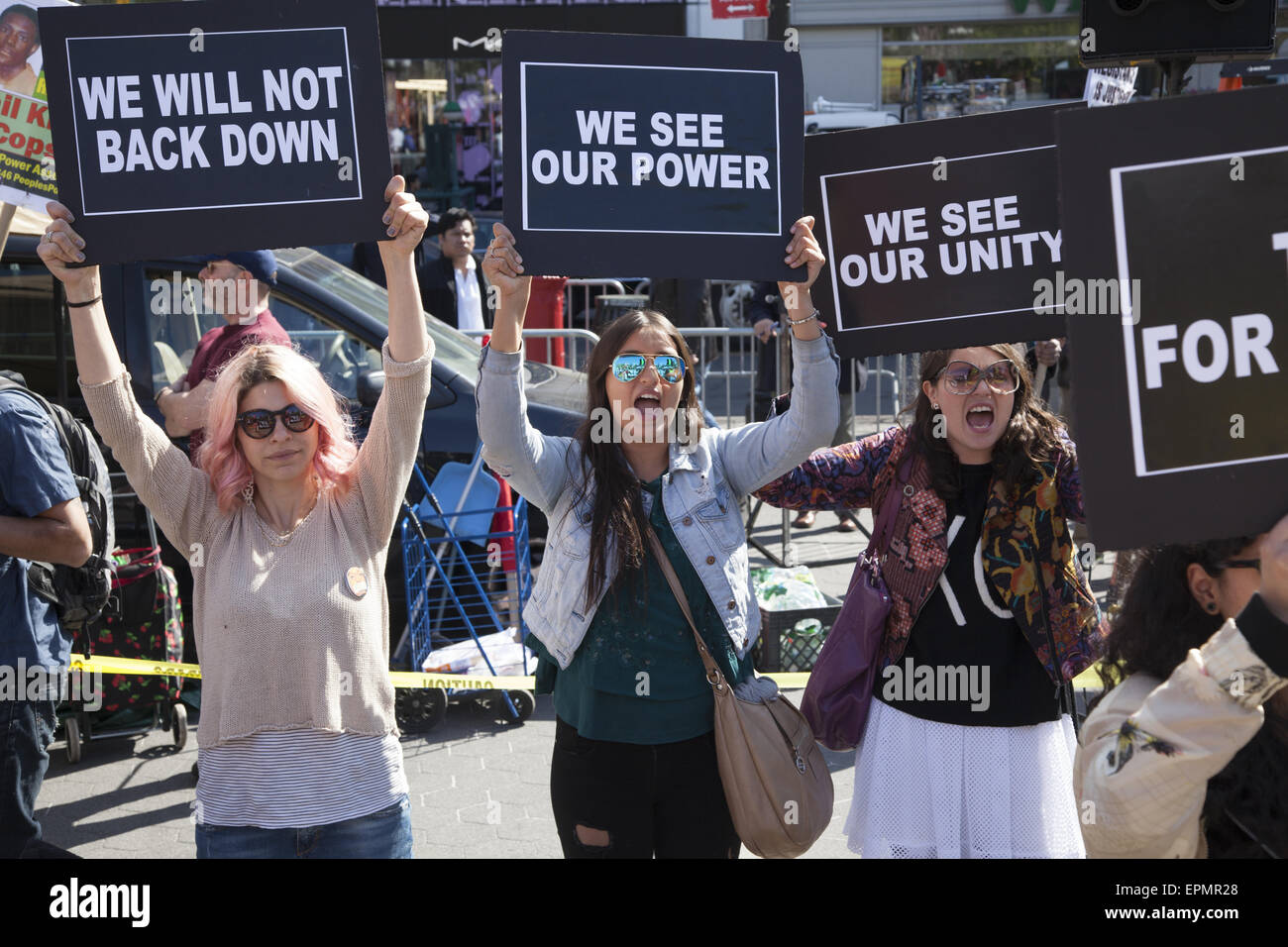 Union Square diventa un punto di incontro per le persone che esprimono varie social & preoccupazioni politiche tra cui immigrati e dei lavoratori Foto Stock