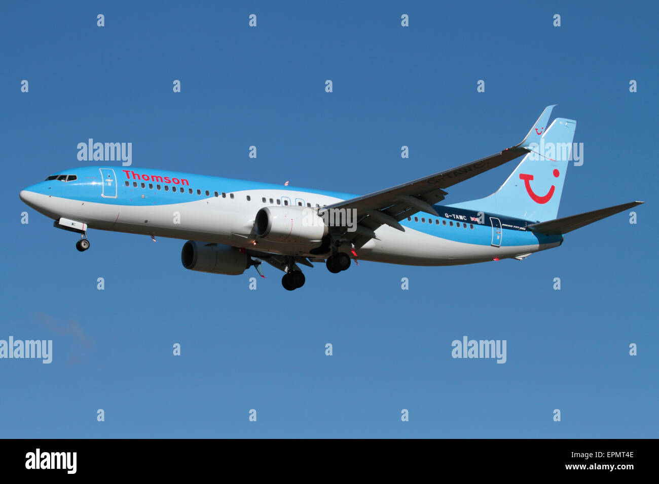 Thomson Airways Boeing 737-800 sull approccio a Malta Foto Stock