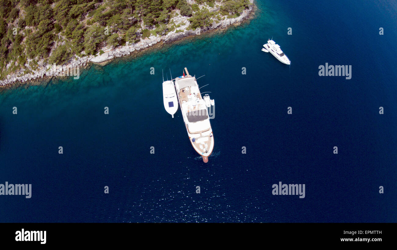 Vista aerea di barche ancorate in Sarsala Bay, Gocek Turchia Foto Stock