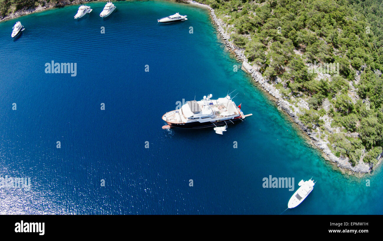 Vista aerea di barche ancorate in Sarsala Bay, Gocek Turchia Foto Stock