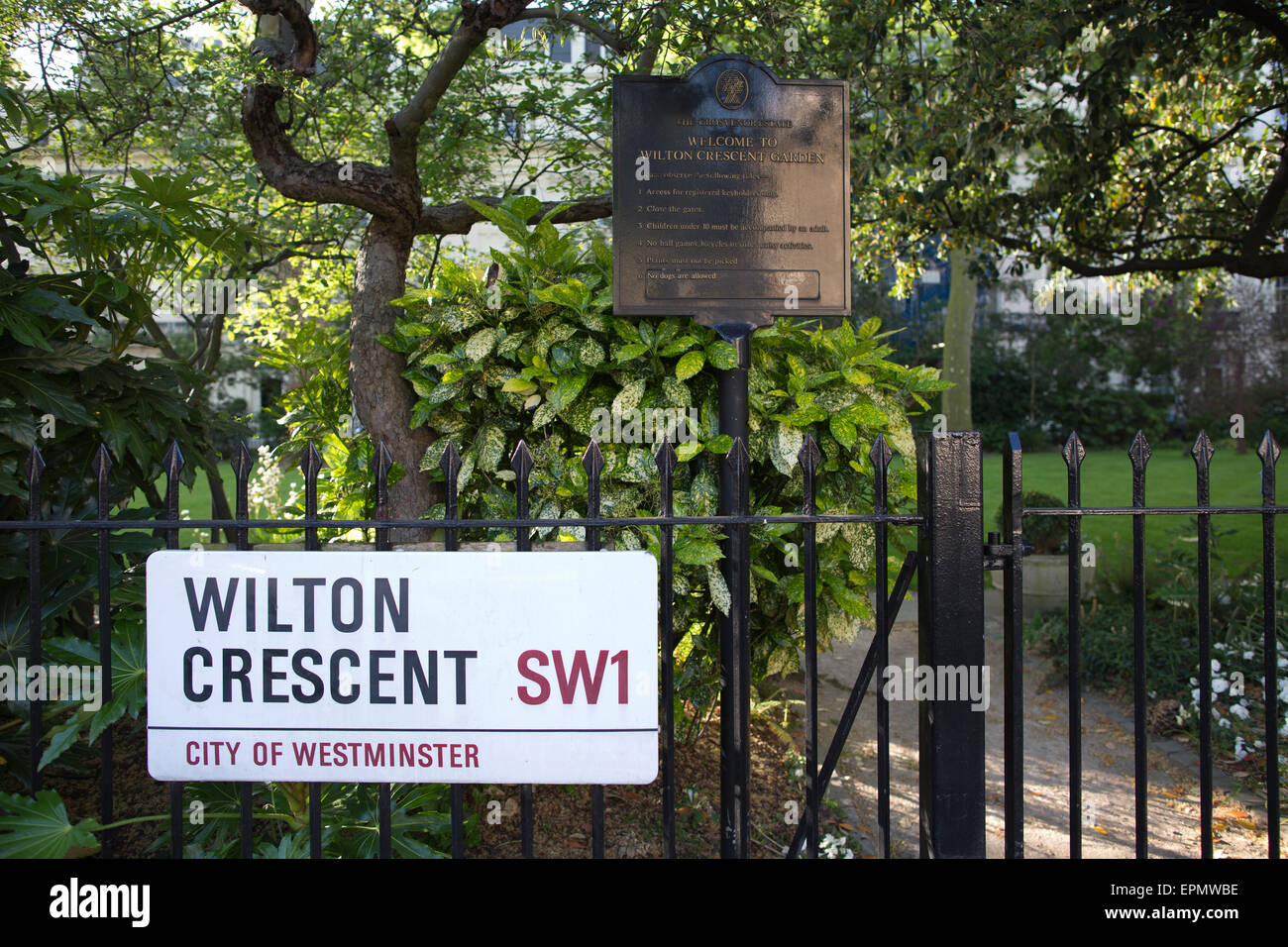 Wilton Crescent giardino, il Grosvenor station wagon, Belgravia, London, England, Regno Unito Foto Stock