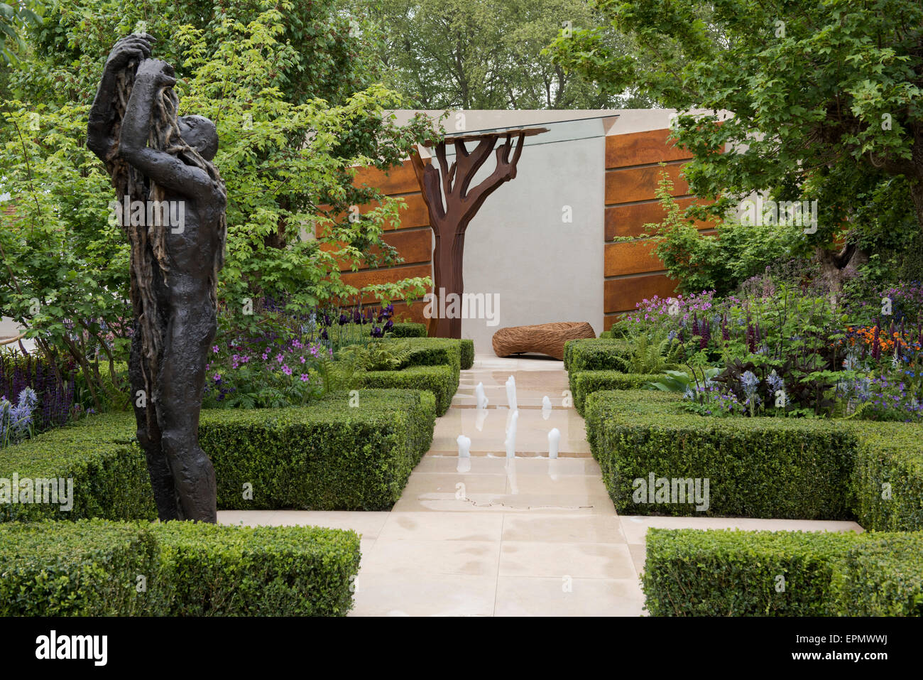 Maggio 17, 2015, London, Regno Unito la Morgan Stanley Città Sane giardino disegnato da Chris Beardshaw al Chelsea Flower Show. Foto Stock