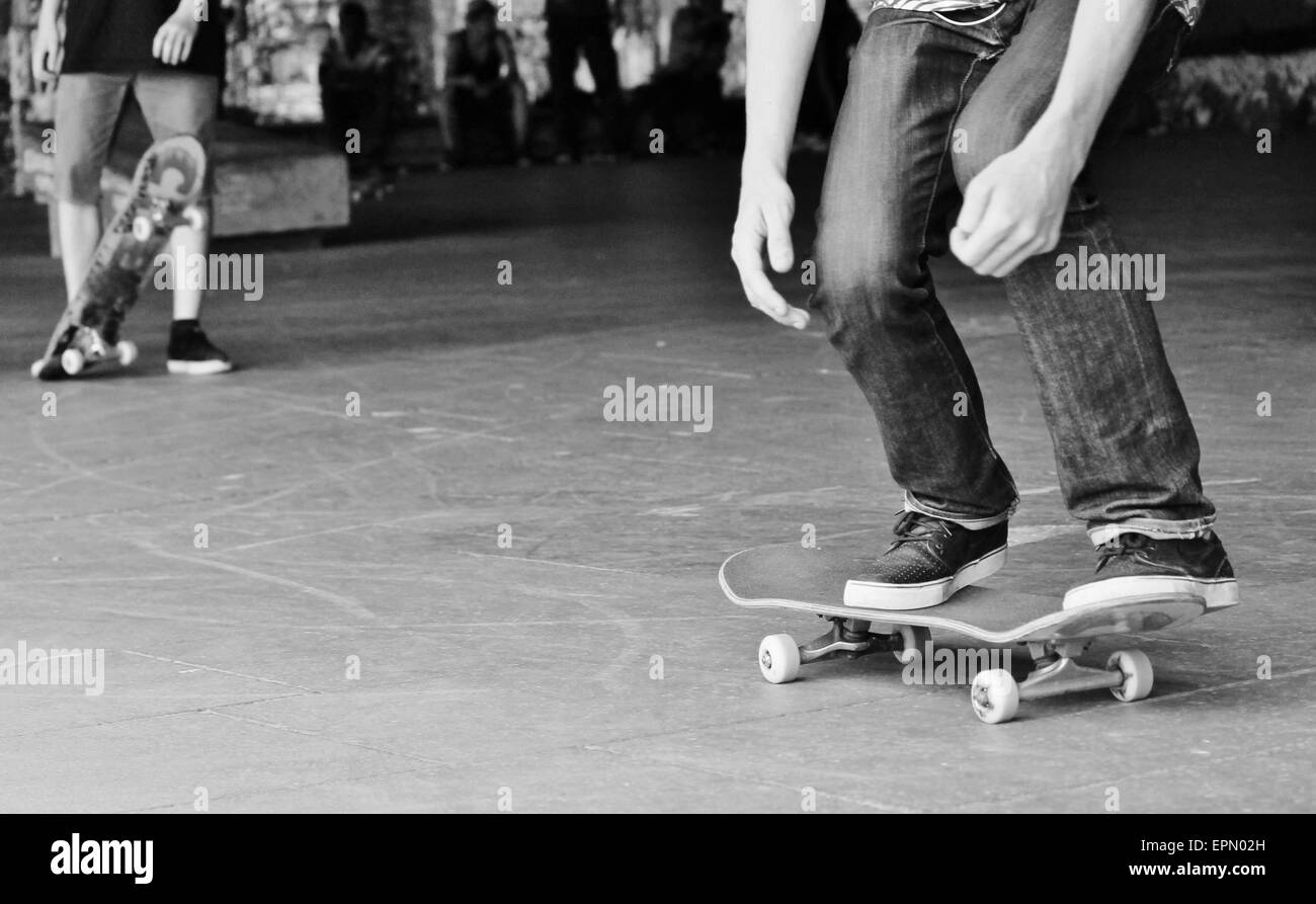 Skateboard, guidatore di skateboard, skateboard, pattinaggio, copyspace, il gruppo pattino, evviva southbank, team, ruota, deck, formatori, Foto Stock