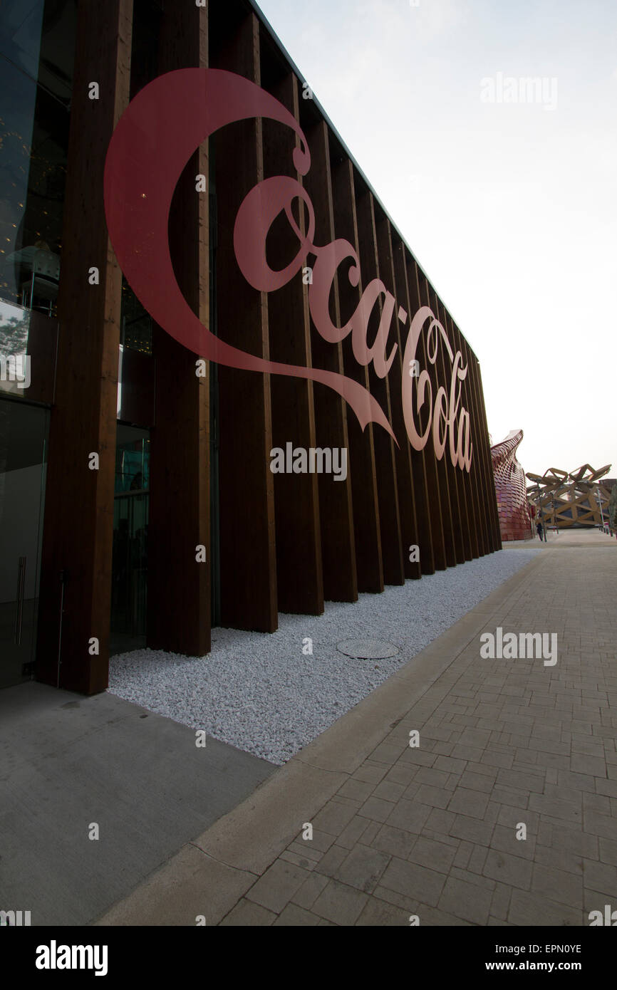 Milano, 5 maggio 2015. La Coca Cola pavillion all'Expo 2015. Foto Stock