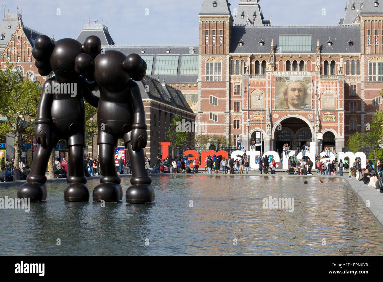Statua al Rijksmuseum di Amsterdam " Camminare sull'acqua" Foto Stock