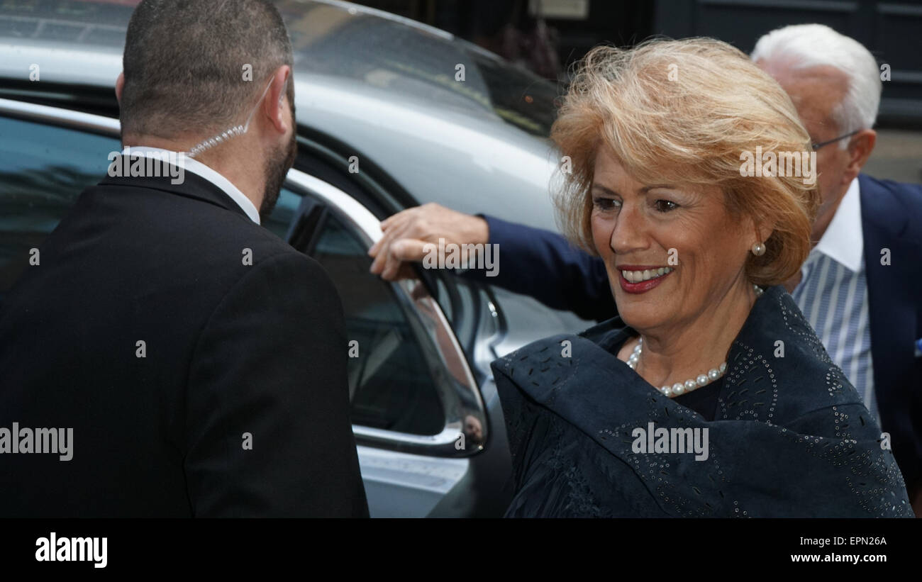Londra, UK, 19 Maggio 2015 : soprano Kiri Te Kanawa arriva al 'Sfischio stelle' libro lancio contiene i migliori momenti dei primi 65 anni di varietà helds a London Film Museum di Londra. Credito: Vedere Li/Alamy Live News Foto Stock