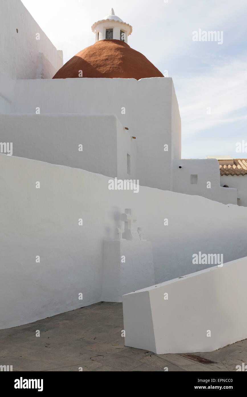 Vista esterna di Santa Eulalia del Rio (Santa Eulària des Riu) chiesa in Ibiza, Spagna Foto Stock