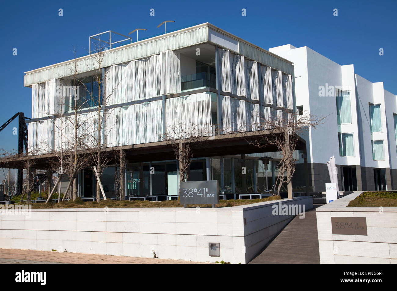 38 41 Bar parte di Altis Belem Hotel lungo il fiume Tago Promenade di Belem, Lisbona - Portogallo Foto Stock