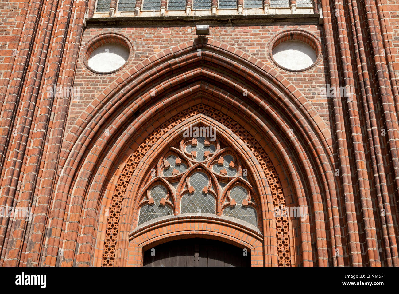 Portale di ingresso, la chiesa di St Mary, Stralsund, Meclemburgo-Pomerania Occidentale, Germania Foto Stock