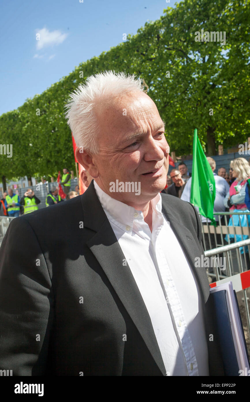 Copenhagen, Danimarca, Maggio 20th, 2015: Ryanair Direttore del Personale, Eddie Wilson, nella foto al di fuori del tribunale del lavoro di Copenaghen, nel caso in cui tra Ryanair e la Confederazione Danese dei Sindacati appena conclusa la riunione preliminare per quanto riguarda la loro controversia Credito: OJPHOTOS/Alamy Live News Foto Stock
