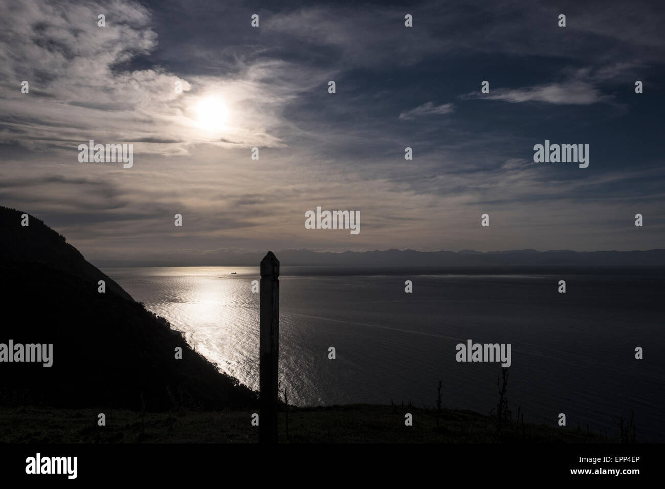 Vista di Tasman bay dal cavo Bay marciapiede, Nuova Zelanda. Foto Stock