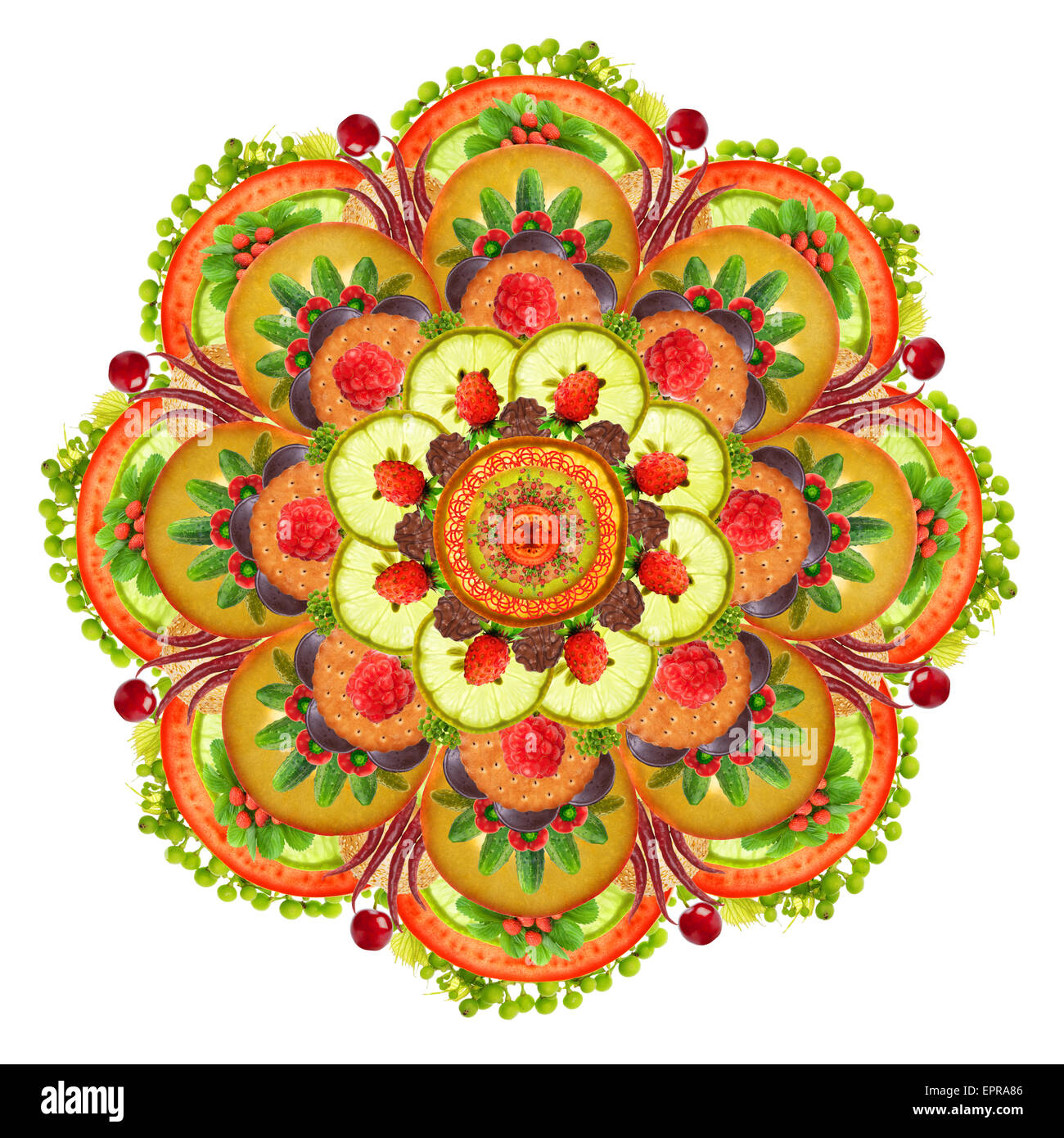 Mandala pizza vegetariana - ortaggi e frutta e dolci. Abstract fatti a mano collage isolato Foto Stock