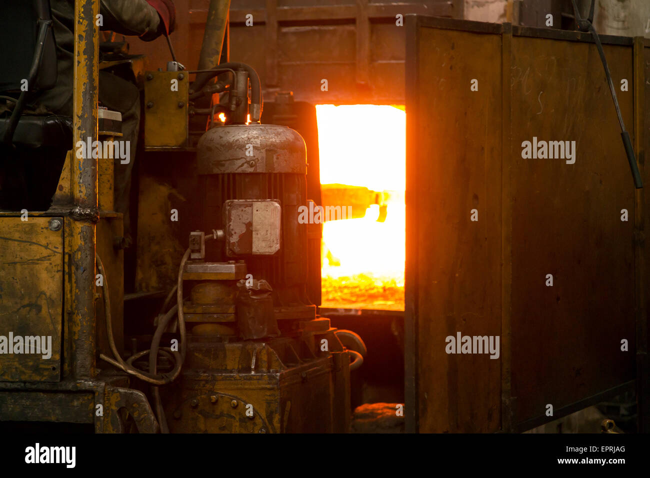 Duro lavoro in fabbrica Foto Stock