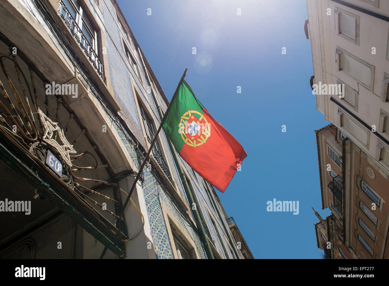 Bandiera del Portogallo o Bandeira de Portugal è la bandiera nazionale della Repubblica portoghese. Foto Stock