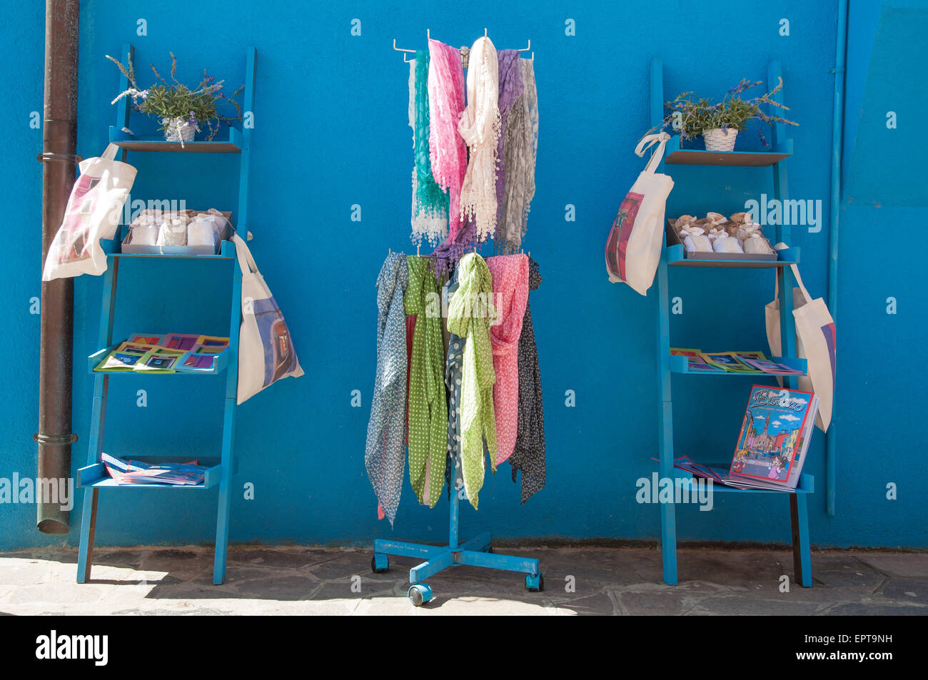 Tradizionale souvenir turistici di Burano isola della laguna venetial. Foto Stock