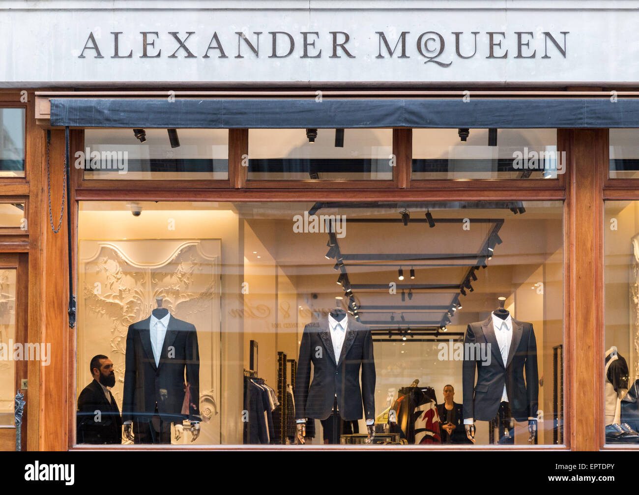 Alexander Mcqueen in Savile Row London Regno Unito Foto Stock