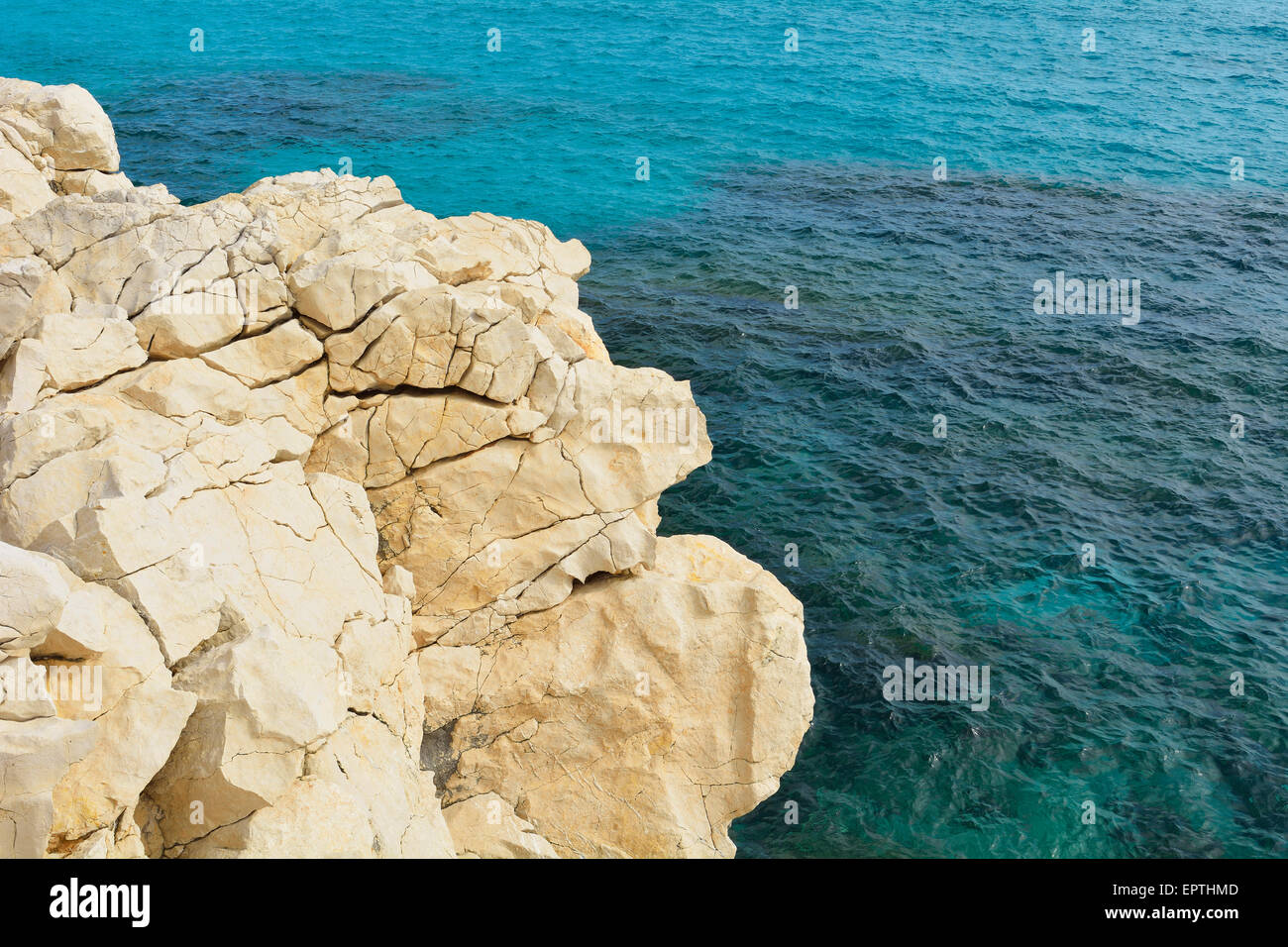 Costa di pietra, Anse de Sainte Croix, La Couronne, Martigues, Cote Bleue, Mare mediterraneo, Provence-Alpes-Côte d'Azur, in Francia Foto Stock