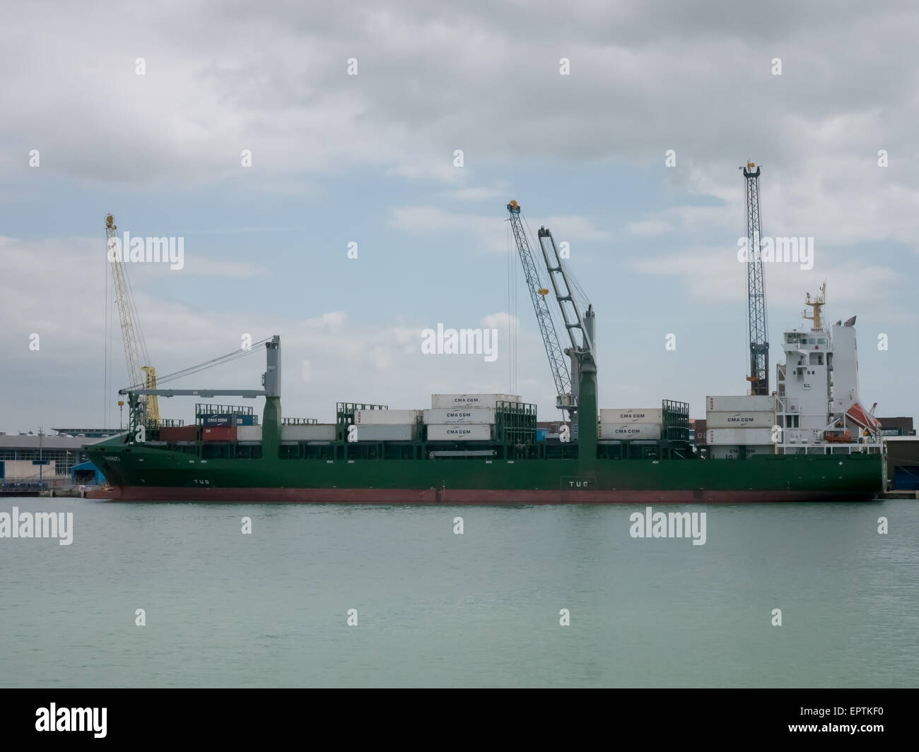 La nave portacontainer Shanti ormeggiato a Portsmouth, Hampshire, Inghilterra Foto Stock