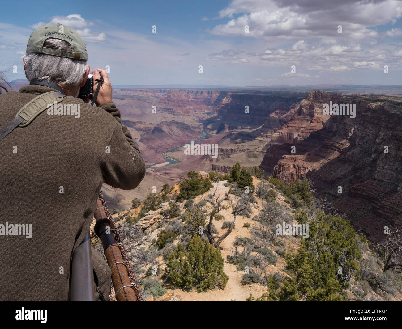 Fotografo germogli da vicino il deserto vista torre di avvistamento, South Rim, il Parco Nazionale del Grand Canyon, Arizona. Foto Stock