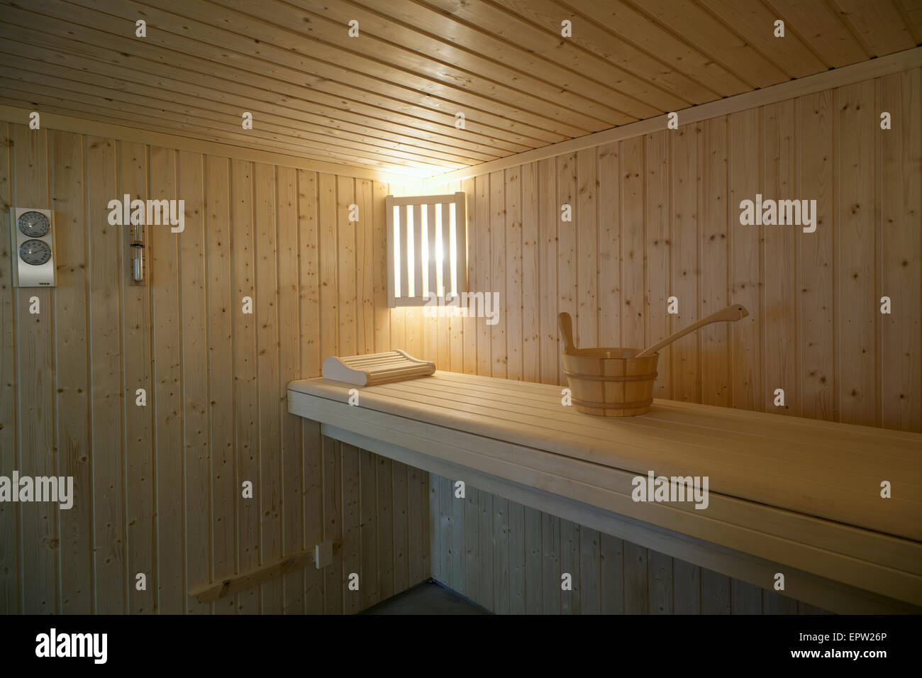 Sala classica sauna secca in legno, interni Foto Stock