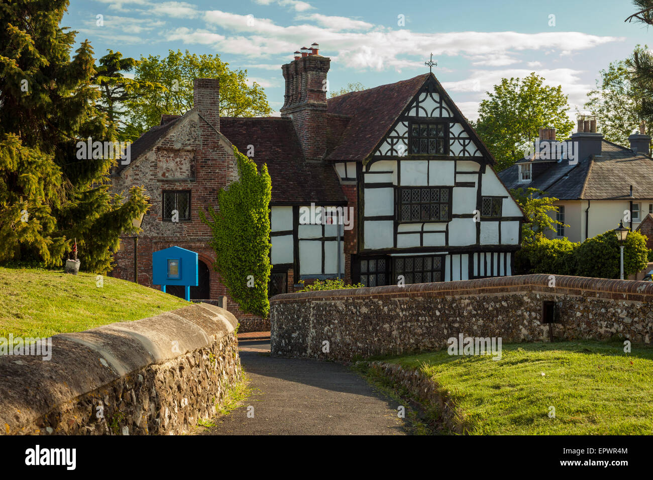 La molla nel pomeriggio il villaggio di Ditchling, East Sussex, Inghilterra. Foto Stock