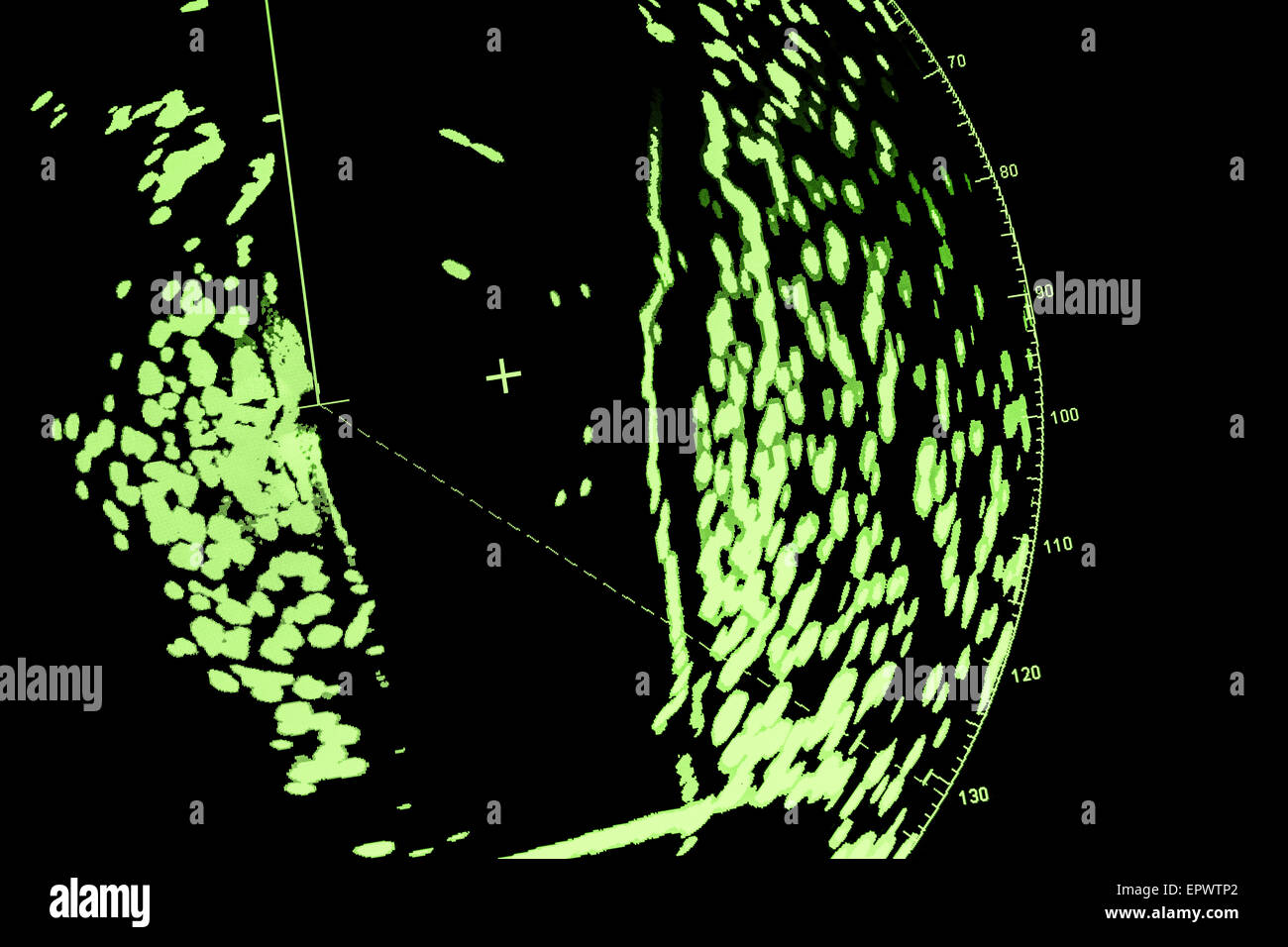 Closeup frammento dettagliata della nave di navigazione nella schermata Radar, foto macro con messa a fuoco selettiva e pixel visibili pattern Foto Stock