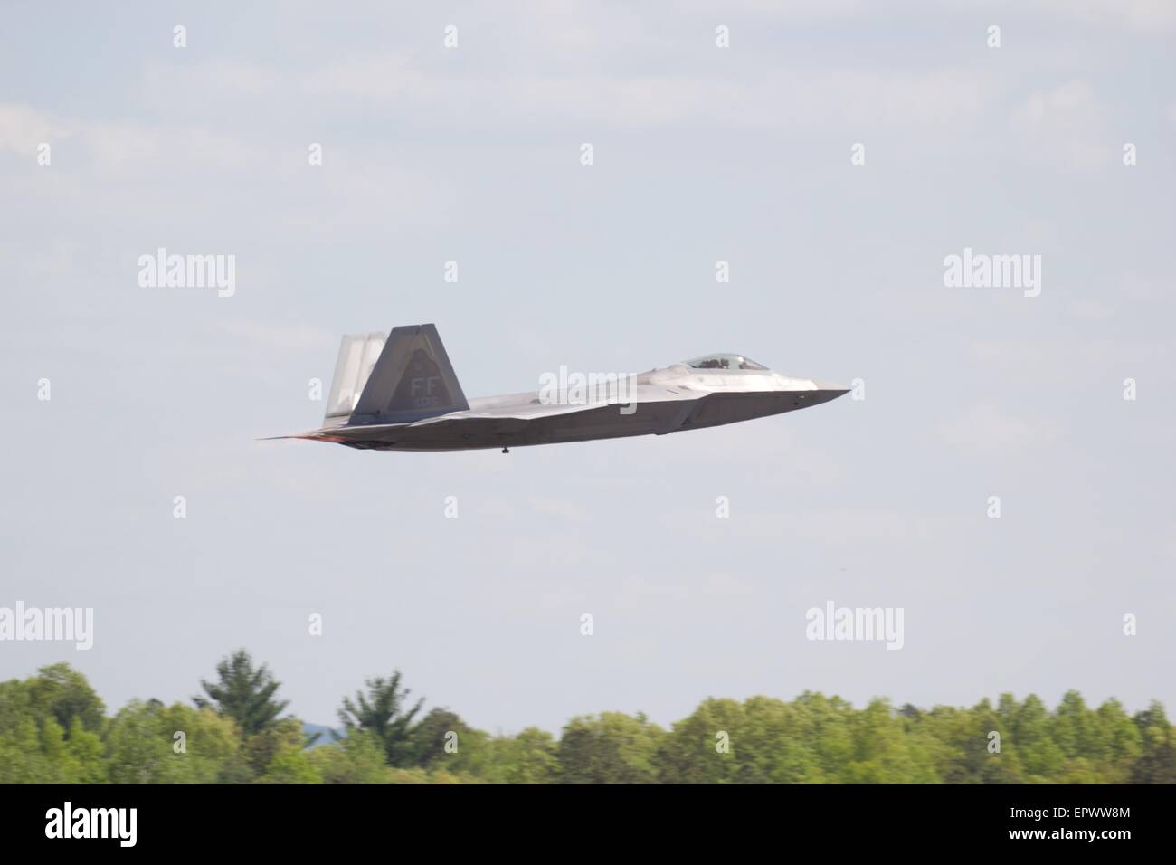 United States Air Force F 22A Raptor jet fighter dispaying presso la grande New England, Airshow Westover riserva d'aria di base, 2015 Foto Stock