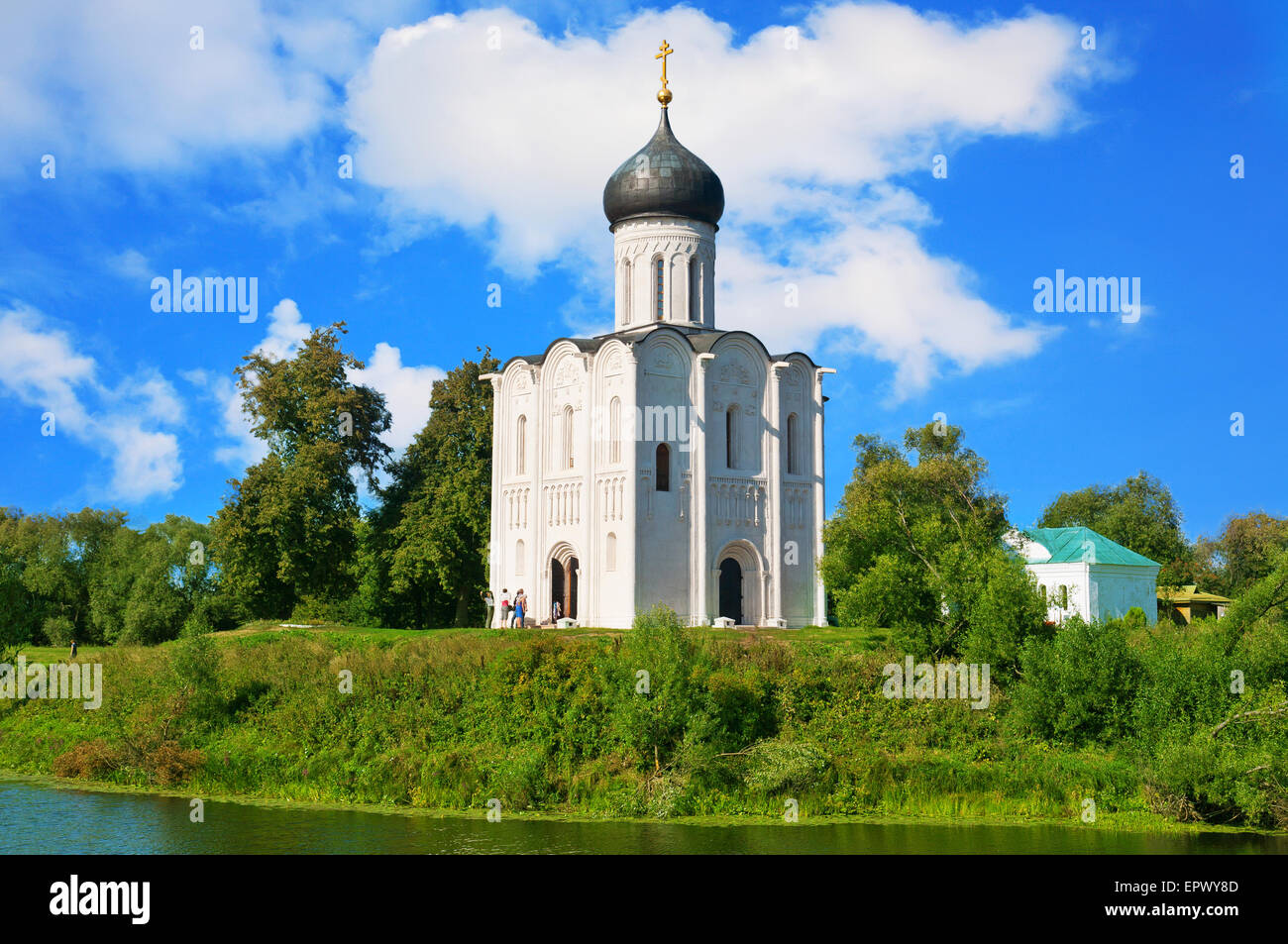 Chiesa di intercessione su fiume Nerl. (Bogolubovo, Vladimir regione, Golden Ring della Russia) inscritto in Wold Heritage List Foto Stock