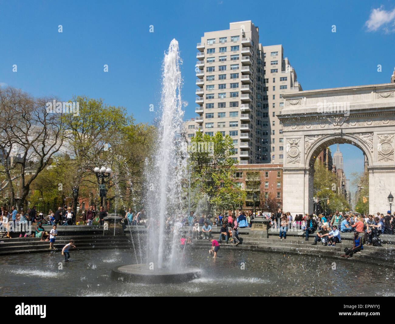 Washington Square Arch e fontana, Washington Square Park, Greenwich Village, NYC Foto Stock