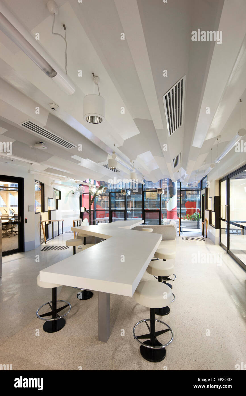 Bianco area di studio in Swanston edificio accademico, RMIT, Melbourne, Australia Foto Stock