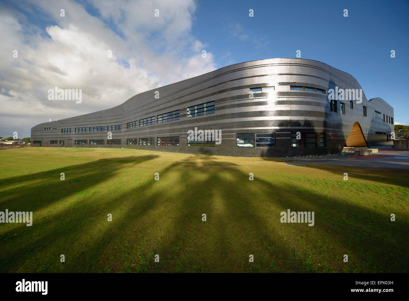 Esterno metallico di Penleigh e Essendon Grammar School, Essendon, Melbourne, Australia. Foto Stock