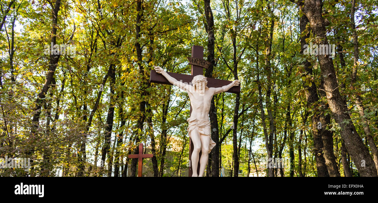 La Crocifissione di legno Croce sul Monte Podbrdo, apparizione collina che domina il villaggio di Medjugorje in Bosnia ed Erzegovina Foto Stock