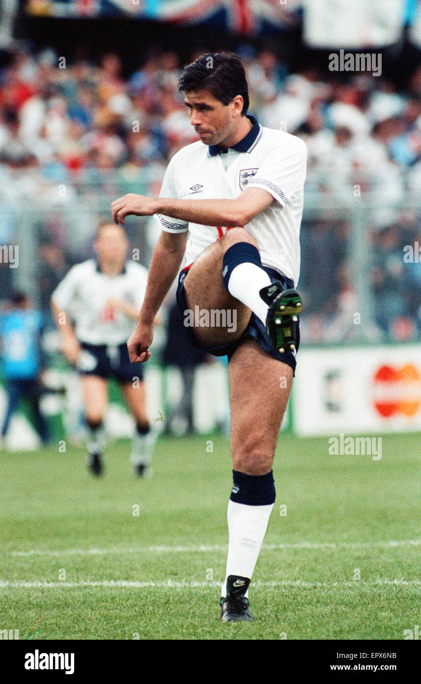 Svezia v Inghilterra, campionato europeo corrispondono, fase di gruppo, gruppo 1, R¿undastadion, Solna, Svezia, 17 giugno 1992. Neil Webb. Punteggio finale: Svezia 2-1 Inghilterra Foto Stock