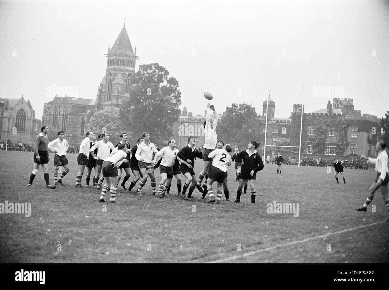 Warwick v Londra vespe, Rugby Union corrispondono a scuola di Rugby, Rugby, Warwickshire, ottobre 1966. Foto Stock