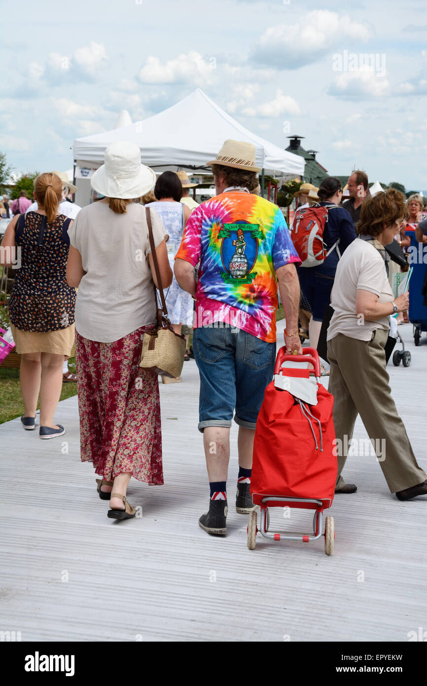 Abito divertente giovane, ad RHS Show, Tatton Park, Inghilterra. Foto Stock