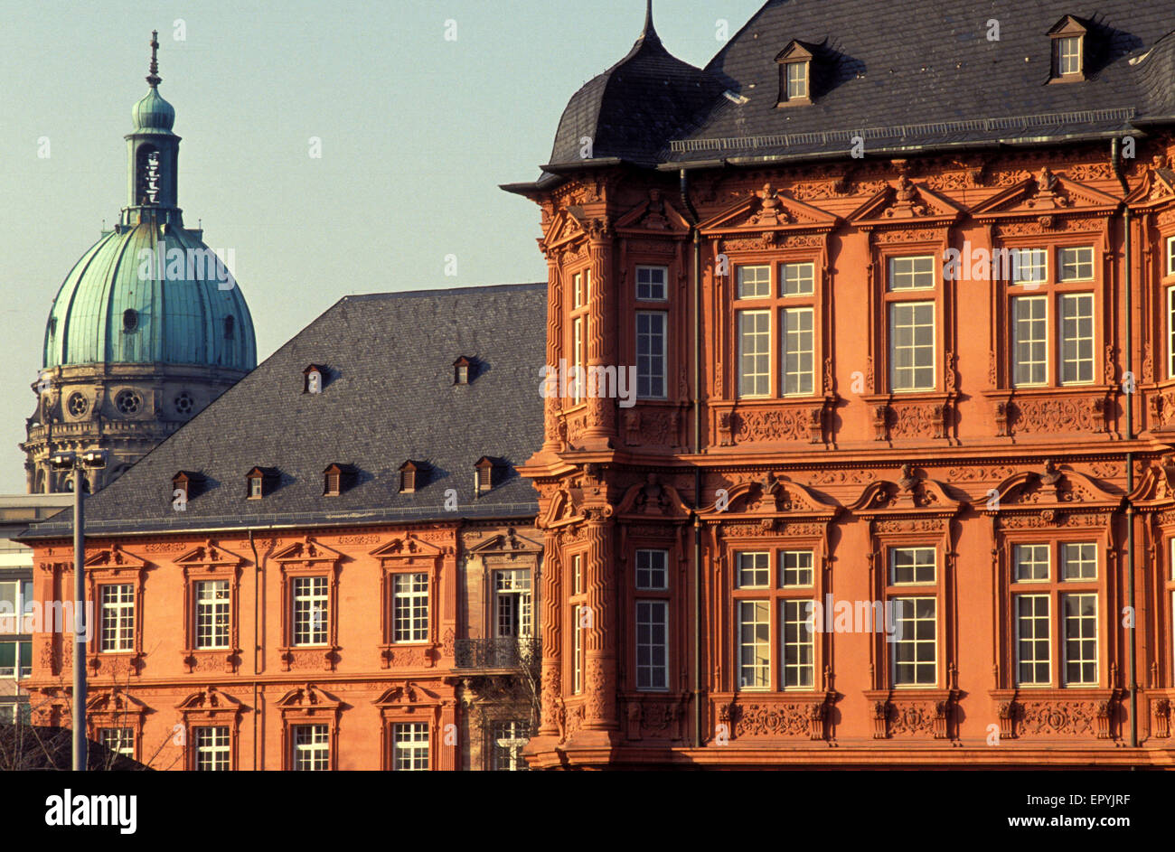 DEU, Germania, Mainz, il castello e la Chiesa Christus. DEU, Deutschland, Mainz, das Kurfuerstliche Schloss und die Christuski Foto Stock