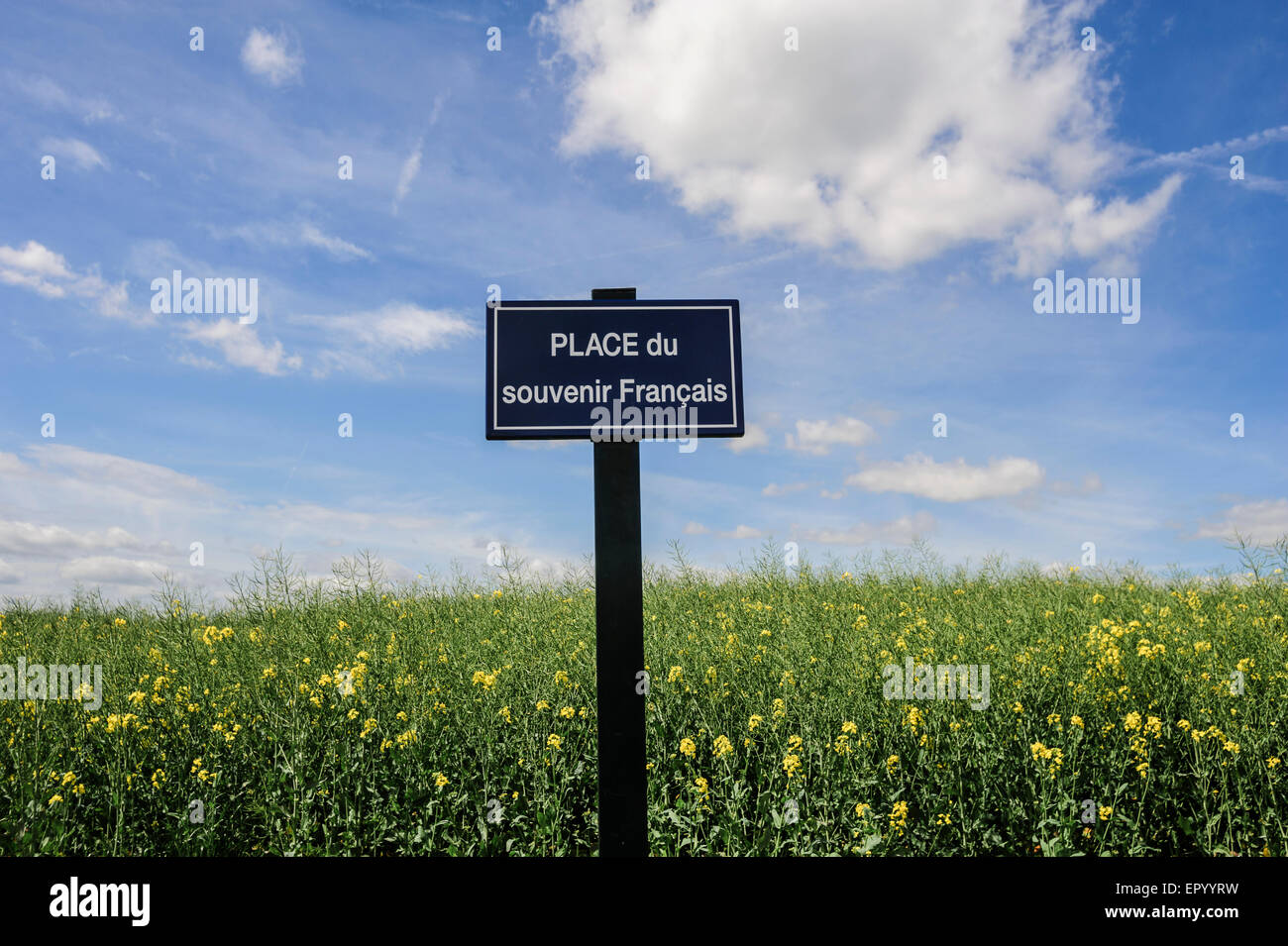 Cartello stradale nei pressi del cimitero di Auvers sur Oise, dove Vincent van Gogh è sepolto, Oise, Ile de France, Francia Foto Stock