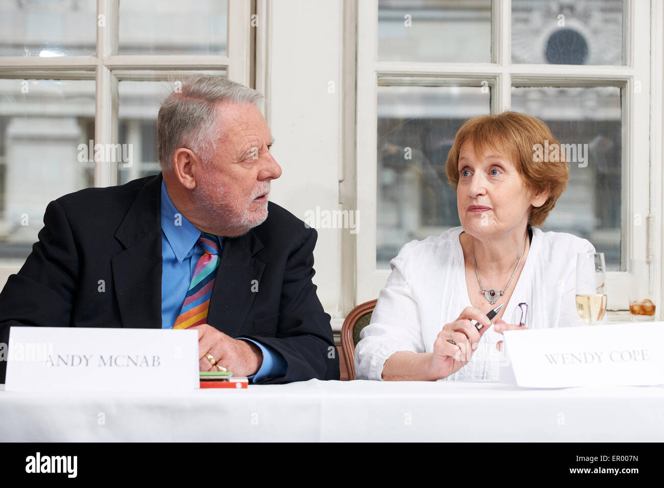 Terry Waite e Wendy a far fronte al oldie pranzo letterario 19/05/15 Foto Stock