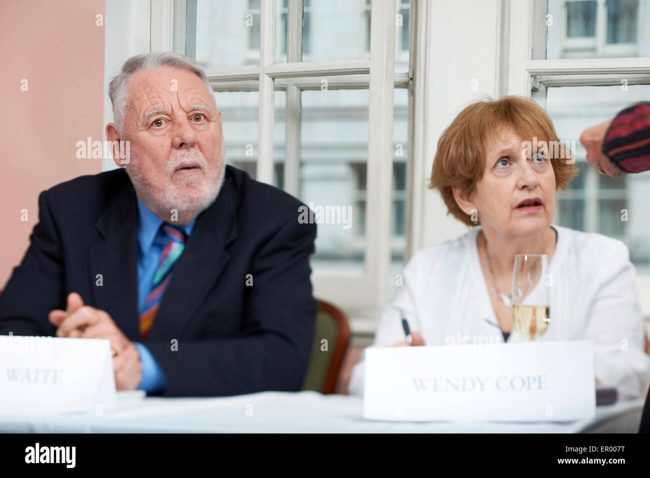 Terry Waite e Wendy a far fronte al oldie pranzo letterario 19/05/15 Foto Stock