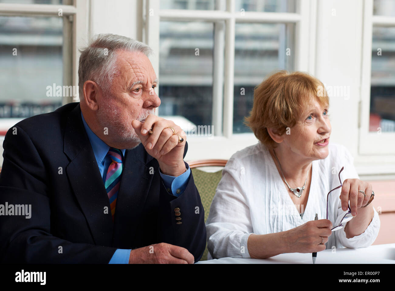 Terry Waite e Wendy a far fronte al oldie pranzo letterario 19/05/15 Foto Stock