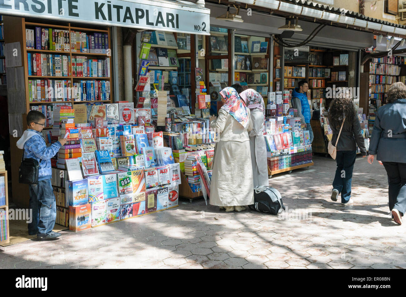 Libro antico Mercato (Sahaflar Carsısı), Beyazit Square, Istanbul, Turchia Foto Stock