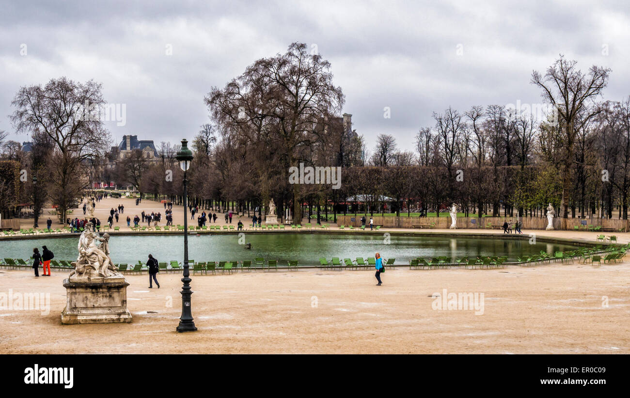 Paris Tuileries Bassin ottagonale vasca ottagonale, terrazza e la scultura Foto Stock