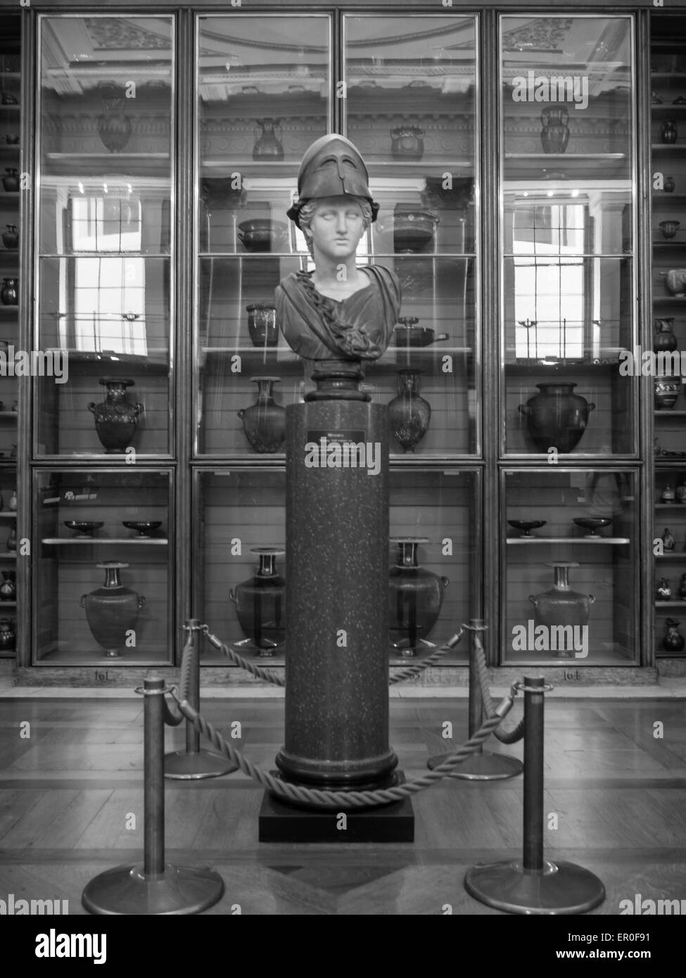 Immagine in bianco e nero del British Museum interno Foto Stock