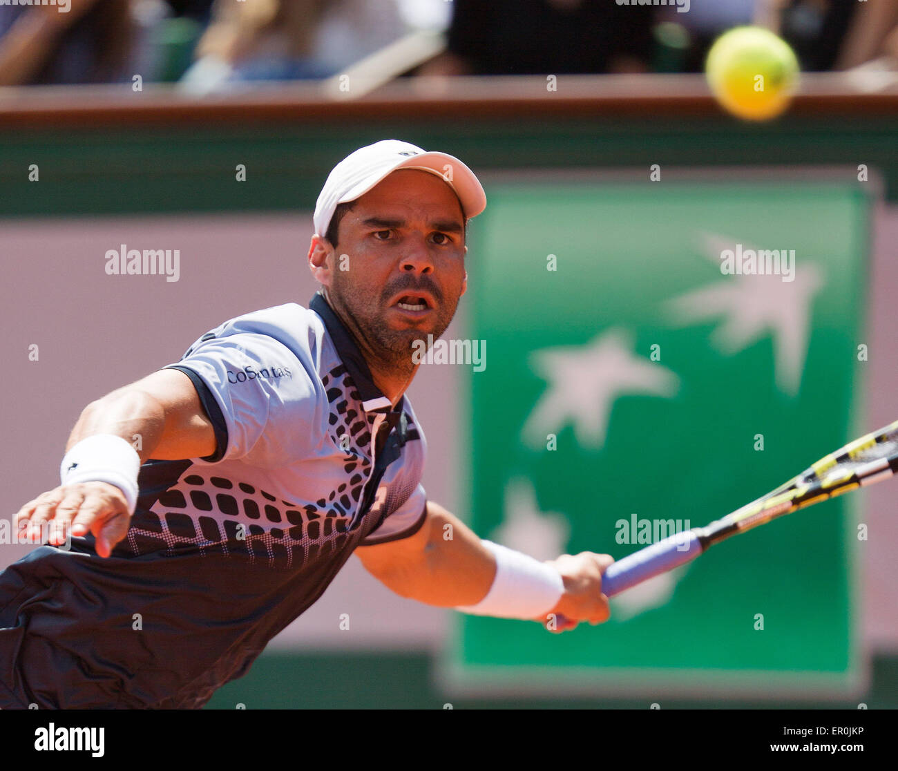 Francia, Parigi. Xxiv Maggio, 2015. Campo da tennis, Roland Garros, Alejandro Falla (COL) Credito: Henk Koster/Alamy Live News Foto Stock