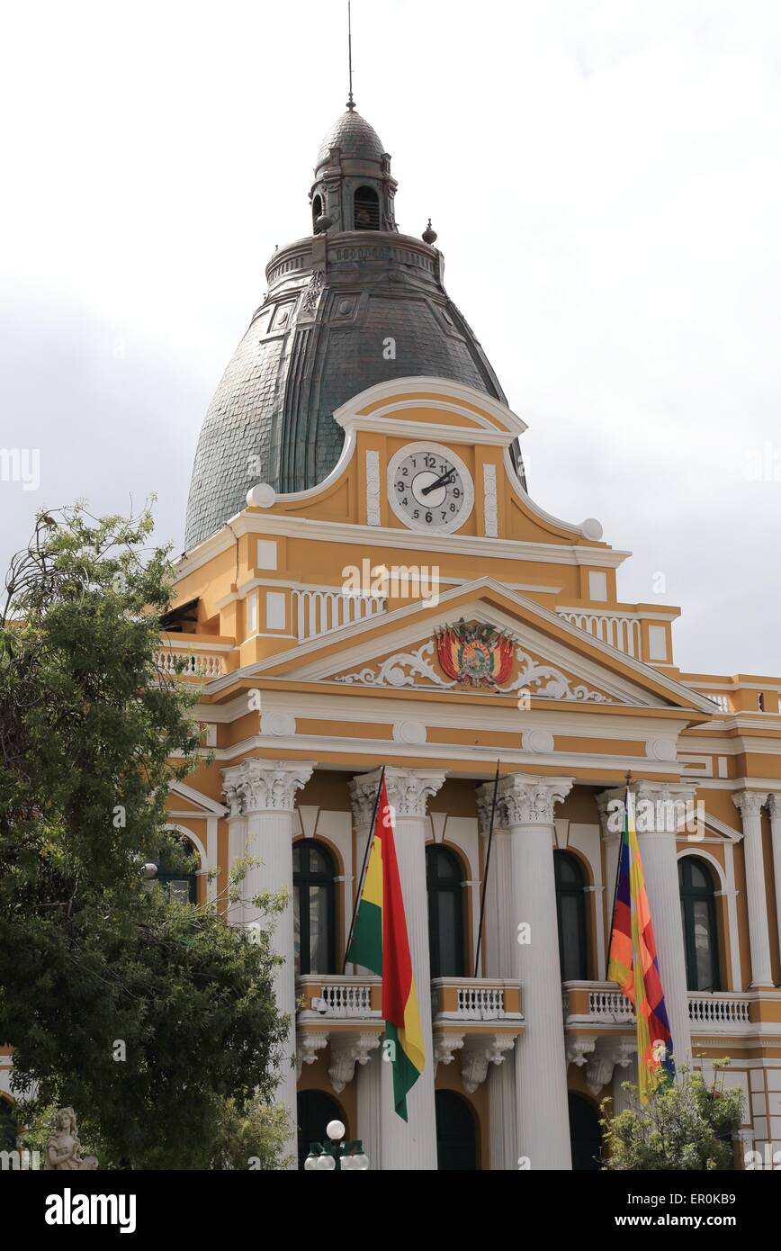 Palacio Legislativo a Nuestra Señora de la Paz, comunemente noto come La Paz, capitale amministrativa della Bolivia in Sud America Foto Stock